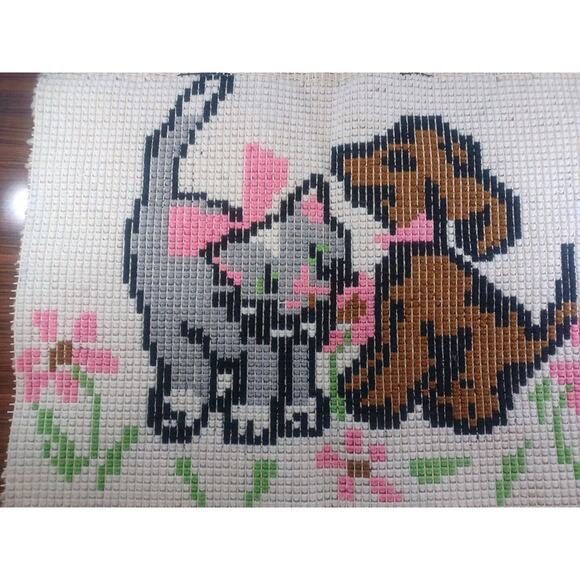 Dog And Kitty Flowers Latch Hook Brown Grey Rug/ Wall Hanger 18.5 × 24 - Picture 6 of 6